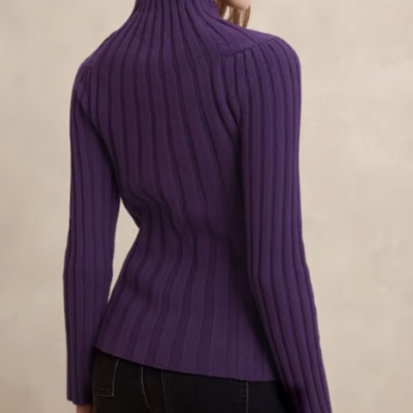 Banana Republic Purple Sweater - Picture 4 of 7